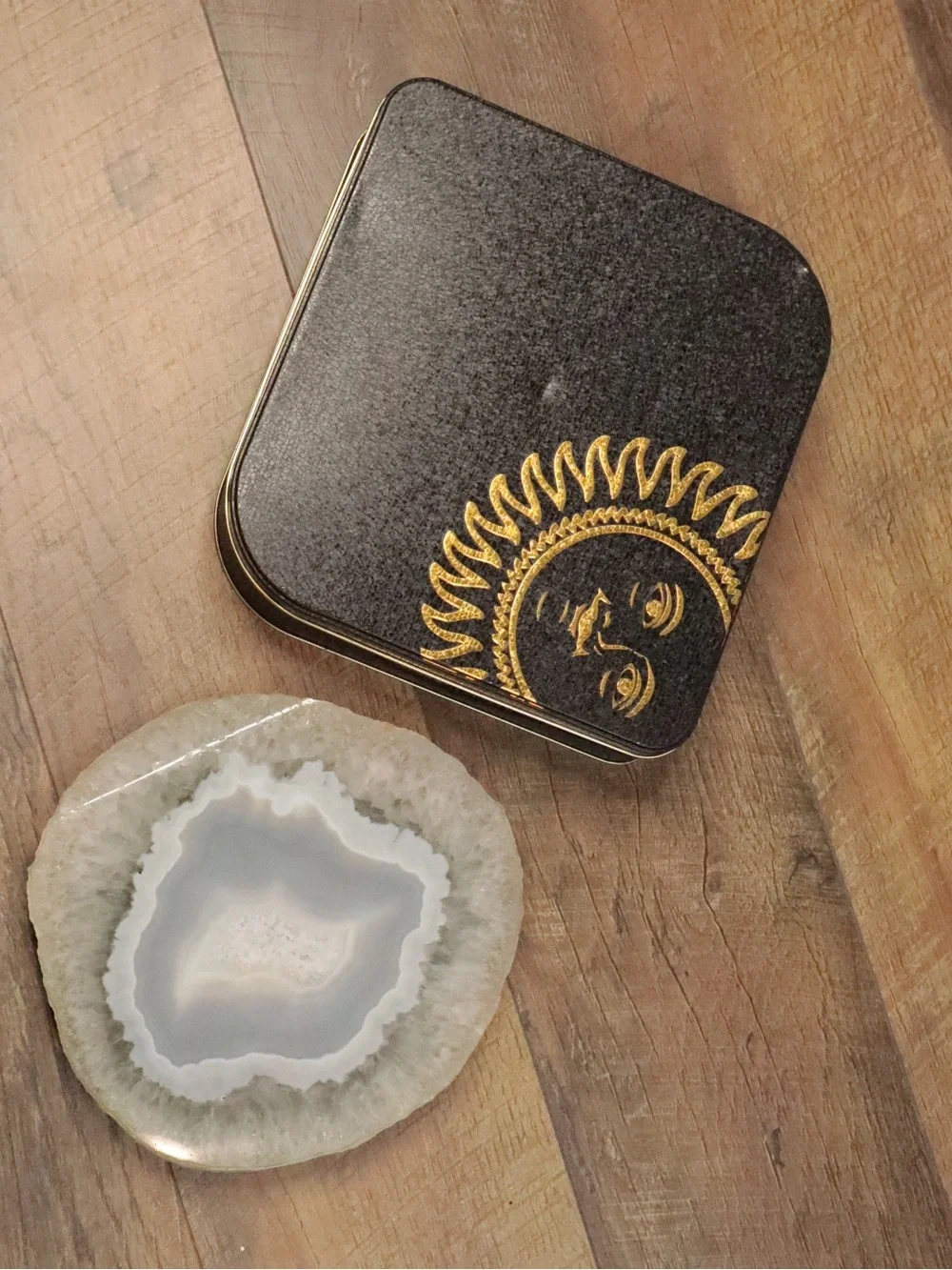 Crystal Agate Geode Display Slice 8 inches & Sun Celestial Decorative Tin⁠